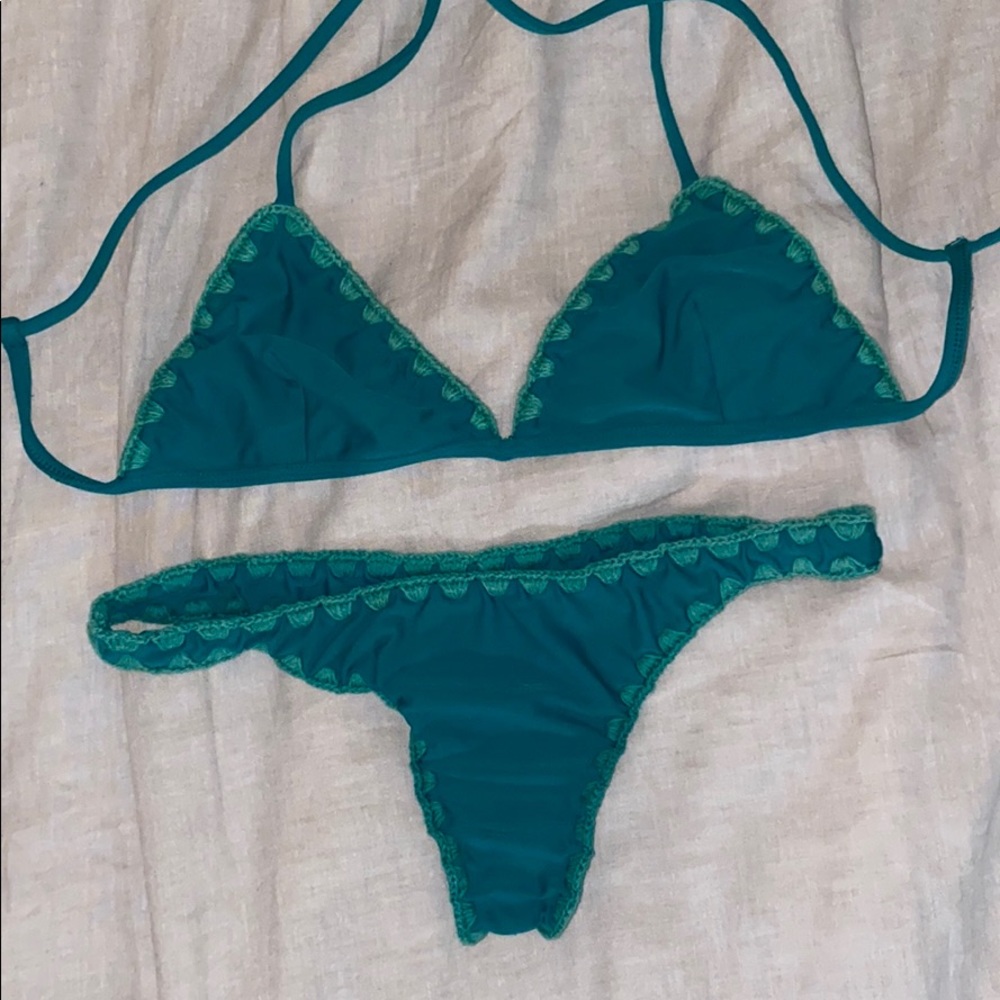 Posh pua bikini